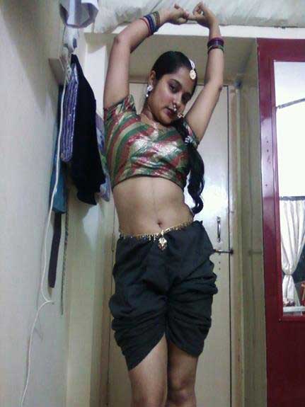 https://pub-5fcdf72a54cd4edbb03ec3edaa415a42.r2.dev/nakedleaks/insert_banana_in_hairy_area-tamil_erotic_images/1.jpg