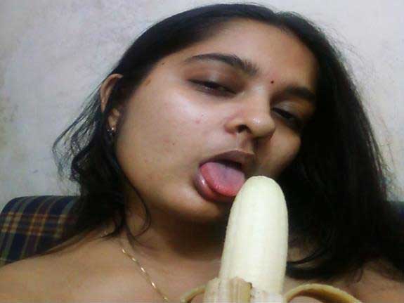 https://pub-5fcdf72a54cd4edbb03ec3edaa415a42.r2.dev/nakedleaks/insert_banana_in_hairy_area-tamil_erotic_images/6.jpg