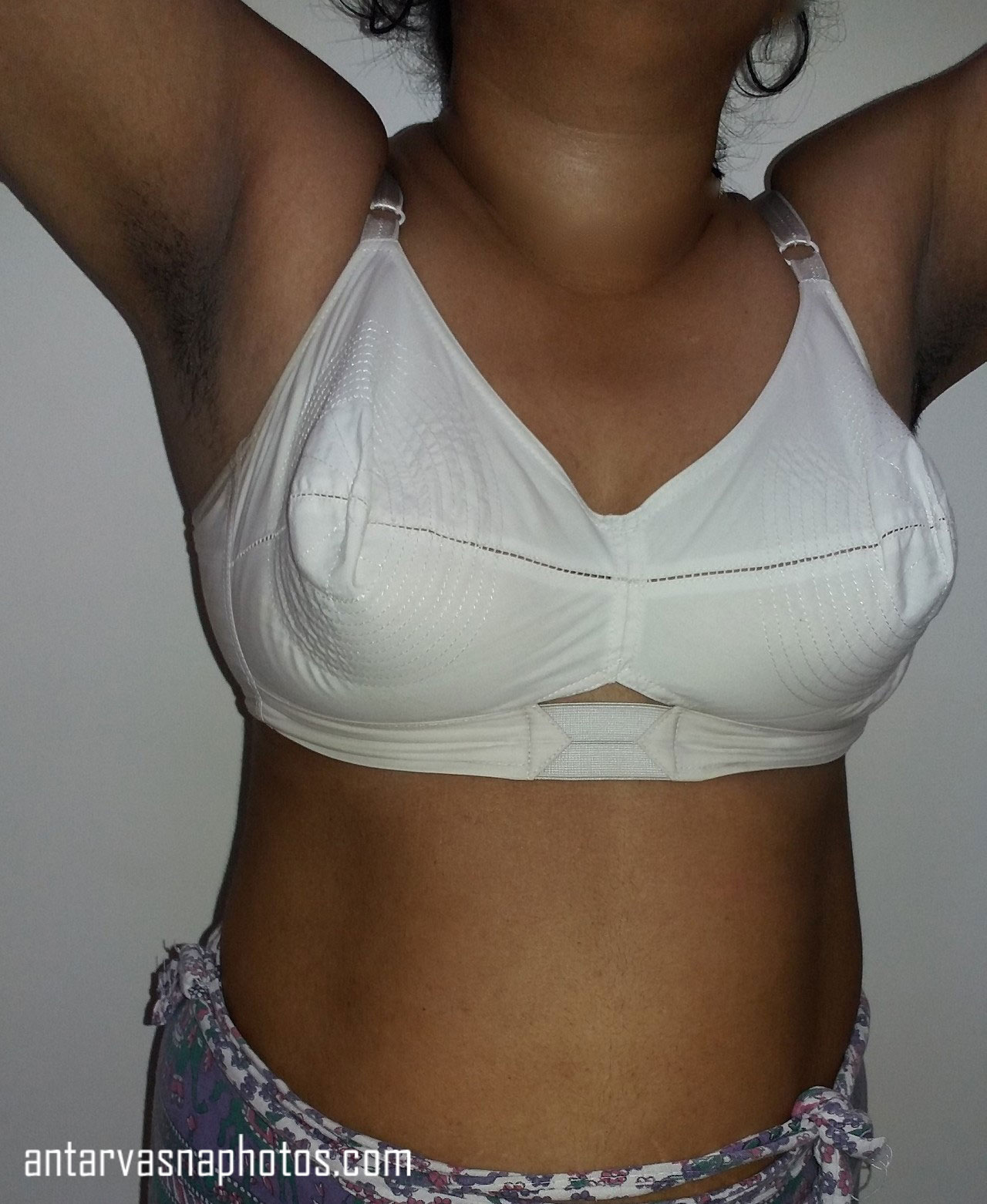 https://pub-5fcdf72a54cd4edbb03ec3edaa415a42.r2.dev/nakedleaks/intense_photos_of_south_indian_sruthi's_private_moments/0.jpg