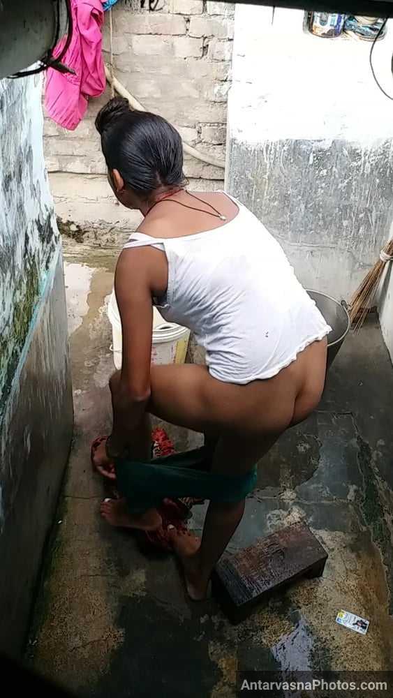 https://pub-5fcdf72a54cd4edbb03ec3edaa415a42.r2.dev/nakedleaks/intimate_captures_of_rural_woman_bathing/4.jpg