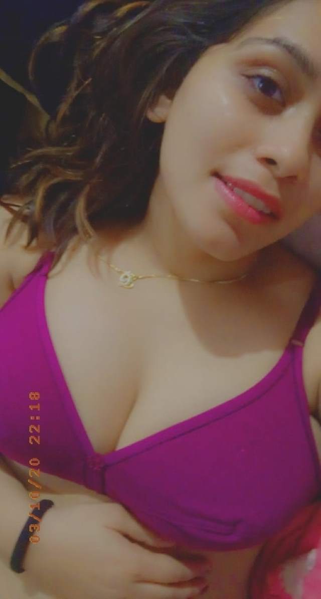 https://pub-5fcdf72a54cd4edbb03ec3edaa415a42.r2.dev/nakedleaks/intimate_conversations:_seductive_images_of_devar_bhabhi/7.jpg