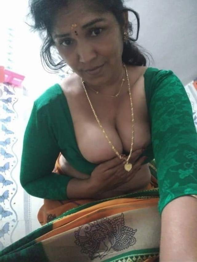 https://pub-5fcdf72a54cd4edbb03ec3edaa415a42.r2.dev/nakedleaks/intimate_conversations_with_desi_bhabhi's_lover_through_sensual_images/23.jpg