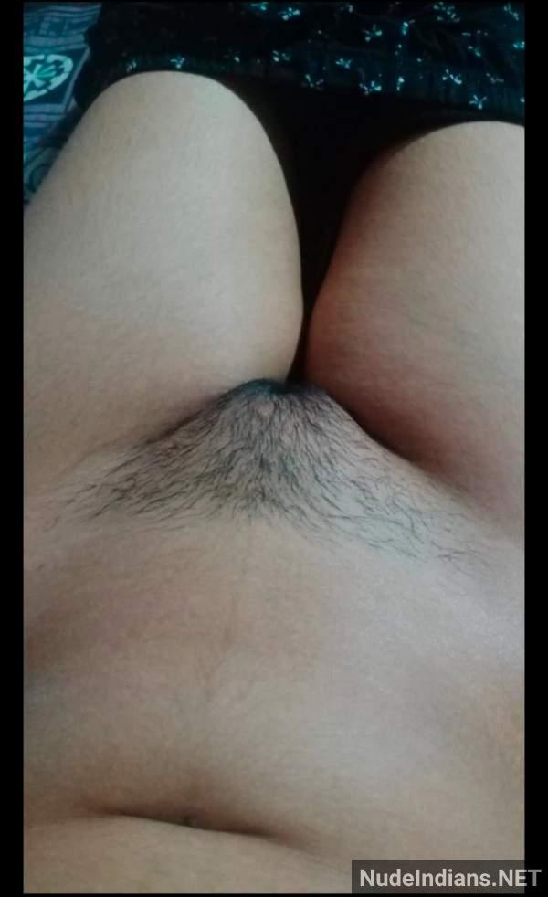 https://pub-5fcdf72a54cd4edbb03ec3edaa415a42.r2.dev/nakedleaks/intimate_desi_genital_close-up_self-photography_erotica/28.jpg