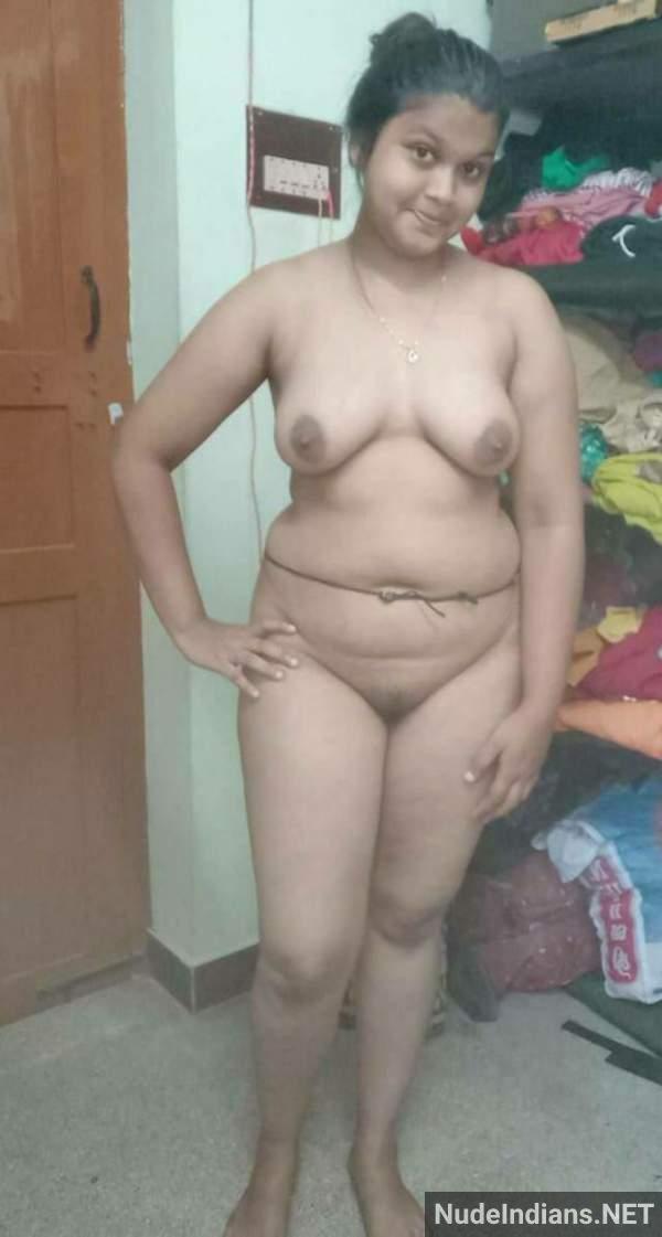 https://pub-5fcdf72a54cd4edbb03ec3edaa415a42.r2.dev/nakedleaks/intimate_desi_genital_close-up_self-photography_erotica/43.jpg