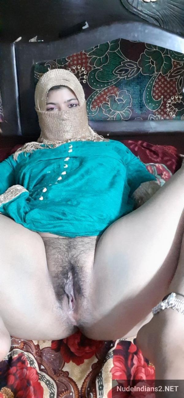 https://pub-5fcdf72a54cd4edbb03ec3edaa415a42.r2.dev/nakedleaks/intimate_display:_ayesha_khan's_sensual_gesture_to_her_beloved/33.jpg