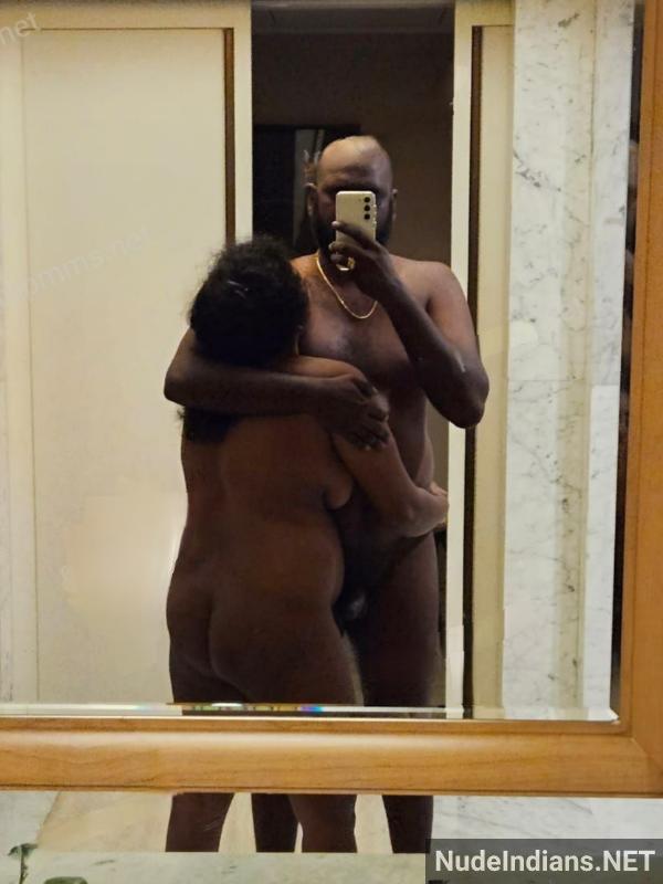 https://pub-5fcdf72a54cd4edbb03ec3edaa415a42.r2.dev/nakedleaks/intimate_encounter:_kerala_married_lady's_sensual_romance_goes_viral/8.jpg
