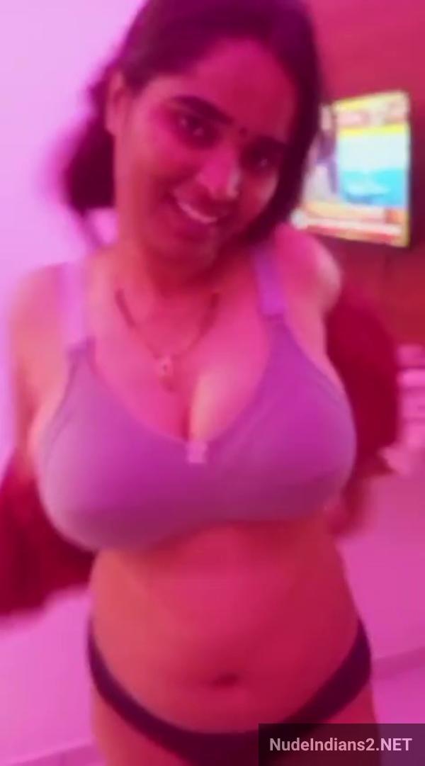 https://pub-5fcdf72a54cd4edbb03ec3edaa415a42.r2.dev/nakedleaks/intimate_encounter_of_a_malayali_wife_with_her_boyfriend_in_a_hotel_room/6.jpg
