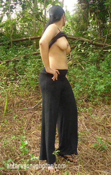 https://pub-5fcdf72a54cd4edbb03ec3edaa415a42.r2.dev/nakedleaks/intimate_encounter_with_girlfriend_at_park_during_lockdown/1.jpg