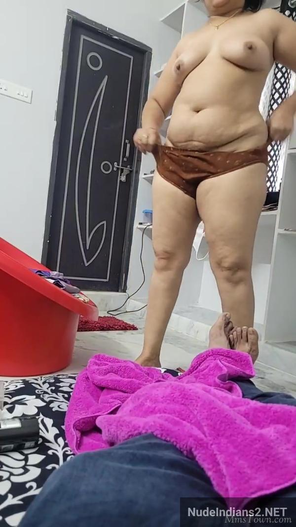 https://pub-5fcdf72a54cd4edbb03ec3edaa415a42.r2.dev/nakedleaks/intimate_images_captured_by_cuckold_husbands_of_south_indian_aunts/22.jpg