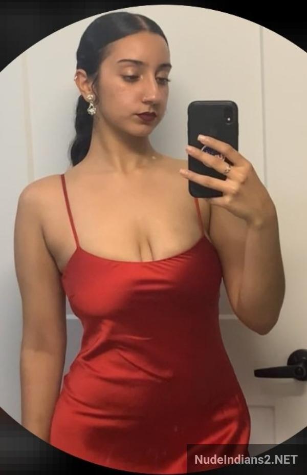 https://pub-5fcdf72a54cd4edbb03ec3edaa415a42.r2.dev/nakedleaks/intimate_images_of_british_nri_lalita_mohan's_sensual_moments/6.jpg