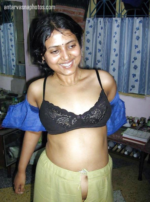 https://pub-5fcdf72a54cd4edbb03ec3edaa415a42.r2.dev/nakedleaks/intimate_images_of_indian_wife_shruti's_body/1.jpg