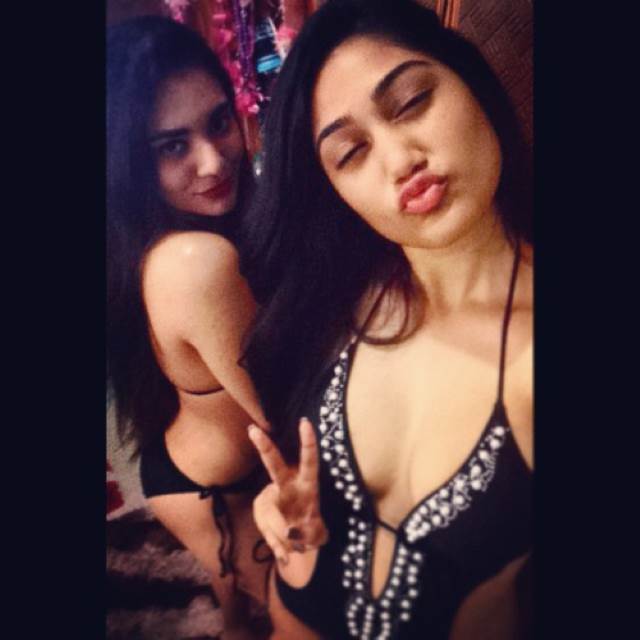 https://pub-5fcdf72a54cd4edbb03ec3edaa415a42.r2.dev/nakedleaks/intimate_images_of_young_indian_couple_in_hotel/17.jpg