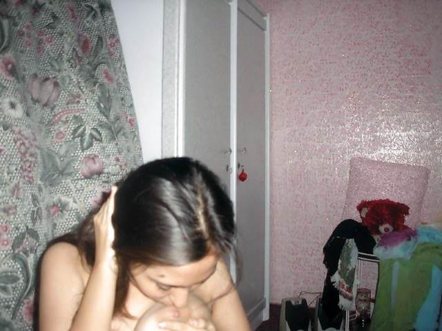 https://pub-5fcdf72a54cd4edbb03ec3edaa415a42.r2.dev/nakedleaks/intimate_images_of_young_indian_couple_in_hotel/28.jpg