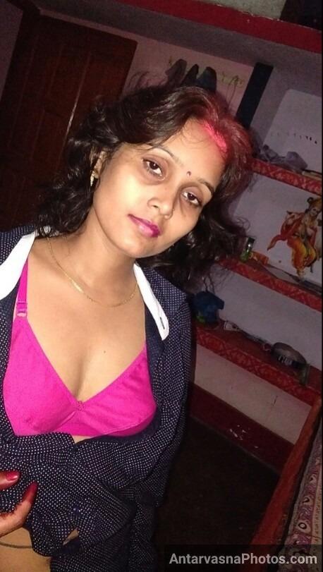 https://pub-5fcdf72a54cd4edbb03ec3edaa415a42.r2.dev/nakedleaks/intimate_moments:_50_sensual_photos_of_a_bihari_couple/3.jpg
