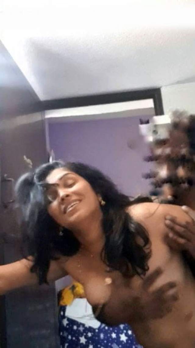 https://pub-5fcdf72a54cd4edbb03ec3edaa415a42.r2.dev/nakedleaks/intimate_moments:_alluring_photos_of_daughter-in-law_with_father-in-law/5.jpg