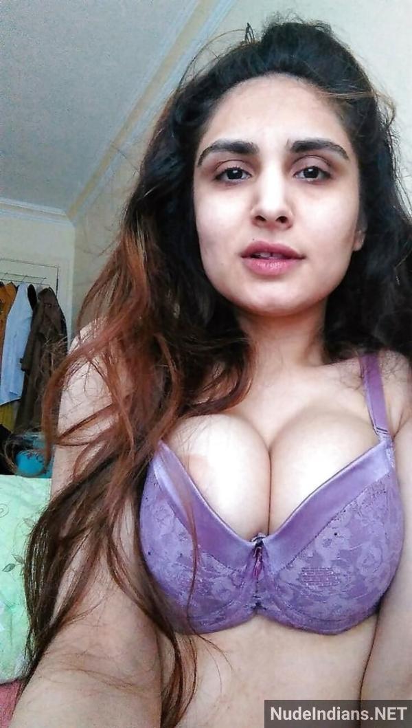 https://pub-5fcdf72a54cd4edbb03ec3edaa415a42.r2.dev/nakedleaks/intimate_moments:_ayesha_bhabhi's_alluring_photos_revealed/9.jpg
