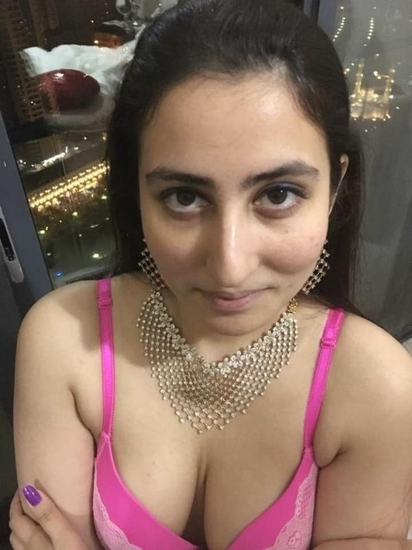 https://pub-5fcdf72a54cd4edbb03ec3edaa415a42.r2.dev/nakedleaks/intimate_moments:_paki_muslim_bhabhi's_sensual_honeymoon_captures/14.jpg