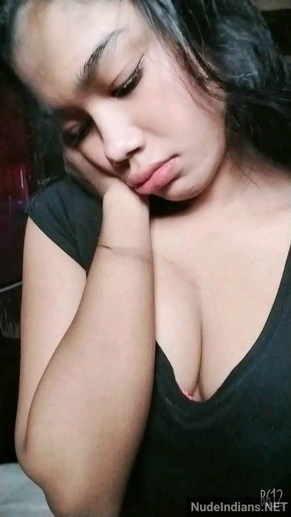 https://pub-5fcdf72a54cd4edbb03ec3edaa415a42.r2.dev/nakedleaks/intimate_moments_of_mallu_girls_with_boyfriends_captured_in_images/21.jpg