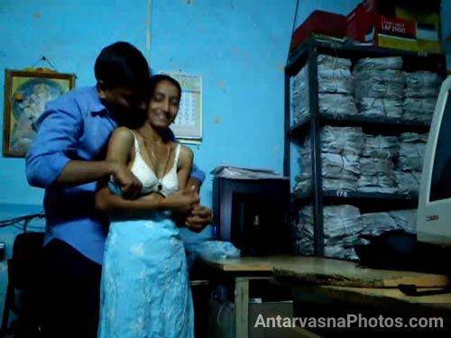 https://pub-5fcdf72a54cd4edbb03ec3edaa415a42.r2.dev/nakedleaks/intimate_moments_of_soniya_in_indian_workplace/0.jpg