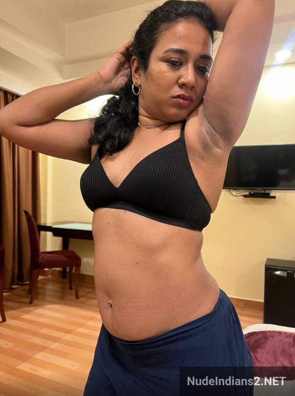 https://pub-5fcdf72a54cd4edbb03ec3edaa415a42.r2.dev/nakedleaks/intimate_moments_of_tamil_aunt_mayuri_pillai_in_the_open_air/11.jpg