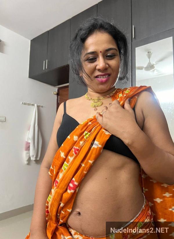 https://pub-5fcdf72a54cd4edbb03ec3edaa415a42.r2.dev/nakedleaks/intimate_moments_of_tamil_aunt_mayuri_pillai_in_the_open_air/5.jpg