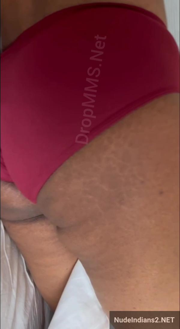 https://pub-5fcdf72a54cd4edbb03ec3edaa415a42.r2.dev/nakedleaks/intimate_moments_of_tamil_aunt_mayuri_pillai_in_the_open_air/53.jpg
