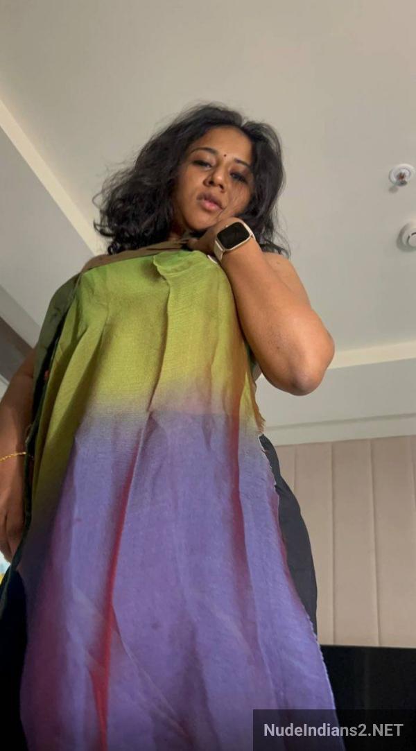 https://pub-5fcdf72a54cd4edbb03ec3edaa415a42.r2.dev/nakedleaks/intimate_moments_of_tamil_aunt_mayuri_pillai_in_the_open_air/9.jpg