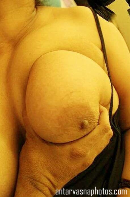 https://pub-5fcdf72a54cd4edbb03ec3edaa415a42.r2.dev/nakedleaks/intimate_moments_with_household_maid_captured/3.jpg