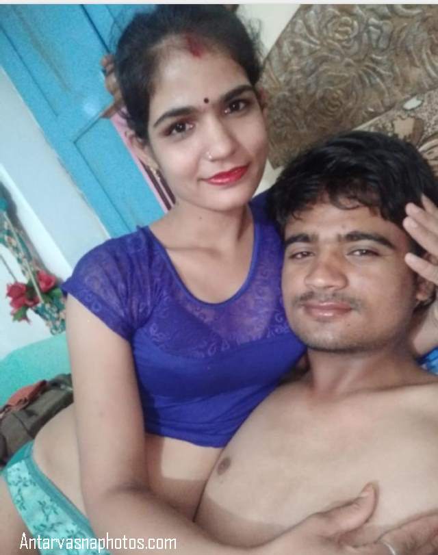 https://pub-5fcdf72a54cd4edbb03ec3edaa415a42.r2.dev/nakedleaks/intimate_photographs_of_indian_couple/1.jpg
