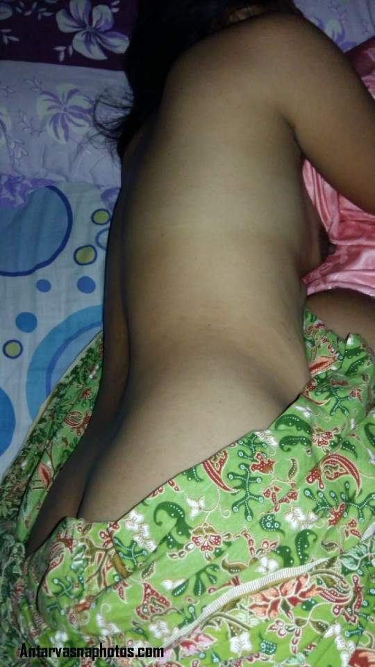 https://pub-5fcdf72a54cd4edbb03ec3edaa415a42.r2.dev/nakedleaks/intimate_photos_of_devar_bhabhi_under_the_influence_of_beer/5.jpg
