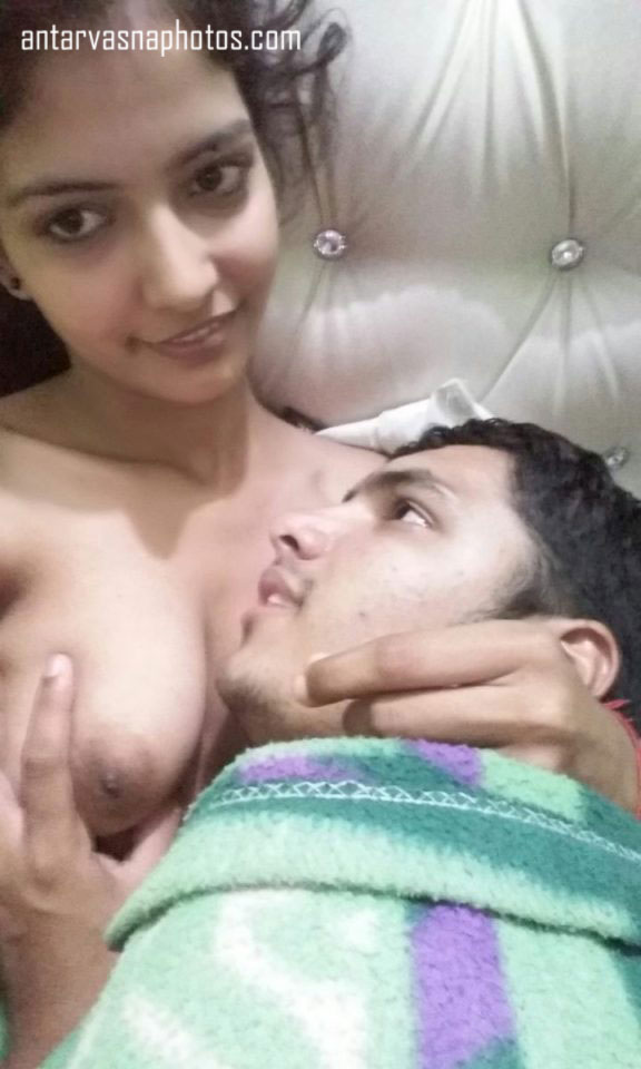https://pub-5fcdf72a54cd4edbb03ec3edaa415a42.r2.dev/nakedleaks/intimate_photos_of_indian_couple_leaked/3.jpg