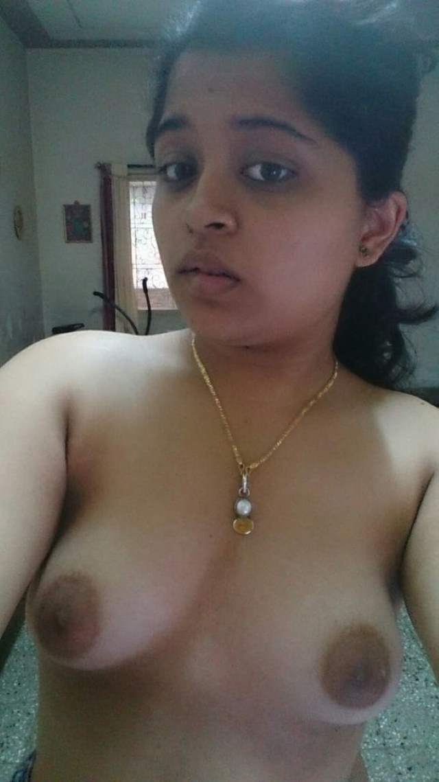 https://pub-5fcdf72a54cd4edbb03ec3edaa415a42.r2.dev/nakedleaks/intimate_photos_of_kolkata_girl_revealed/4.jpg