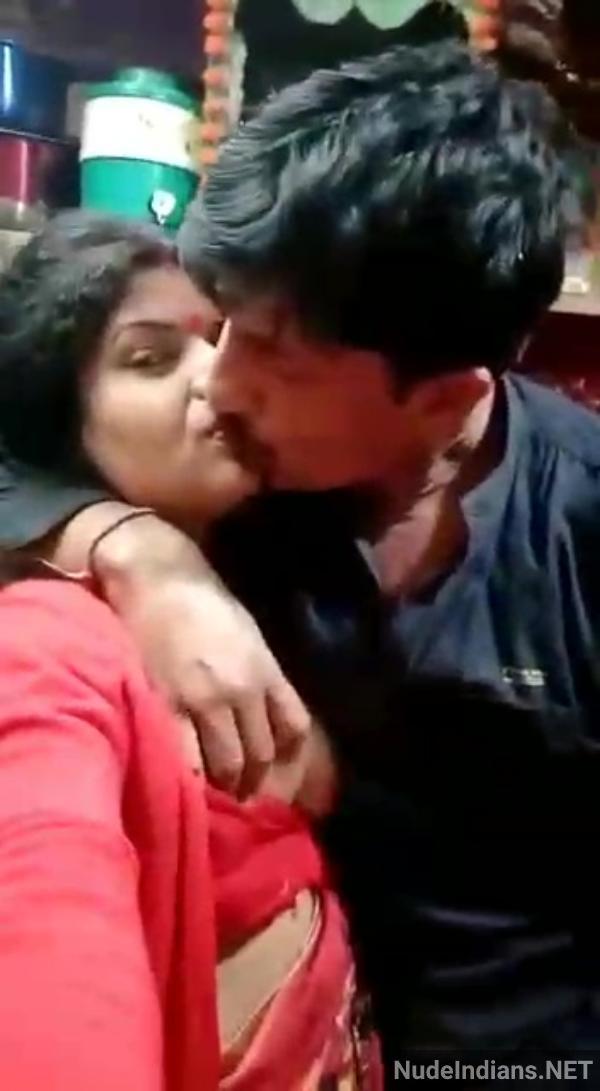 https://pub-5fcdf72a54cd4edbb03ec3edaa415a42.r2.dev/nakedleaks/intimate_photos_of_uttarakhand_wife_revealing_curves_in_blouse/13.jpg