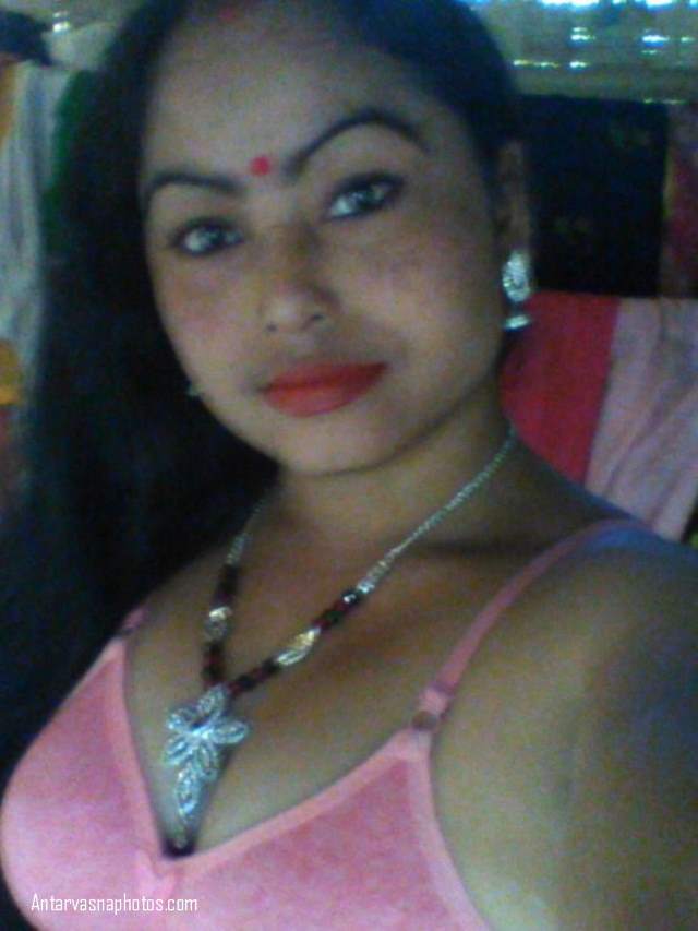 https://pub-5fcdf72a54cd4edbb03ec3edaa415a42.r2.dev/nakedleaks/intimate_pictures_of_desi_bhabhi_for_beloved/1.jpg