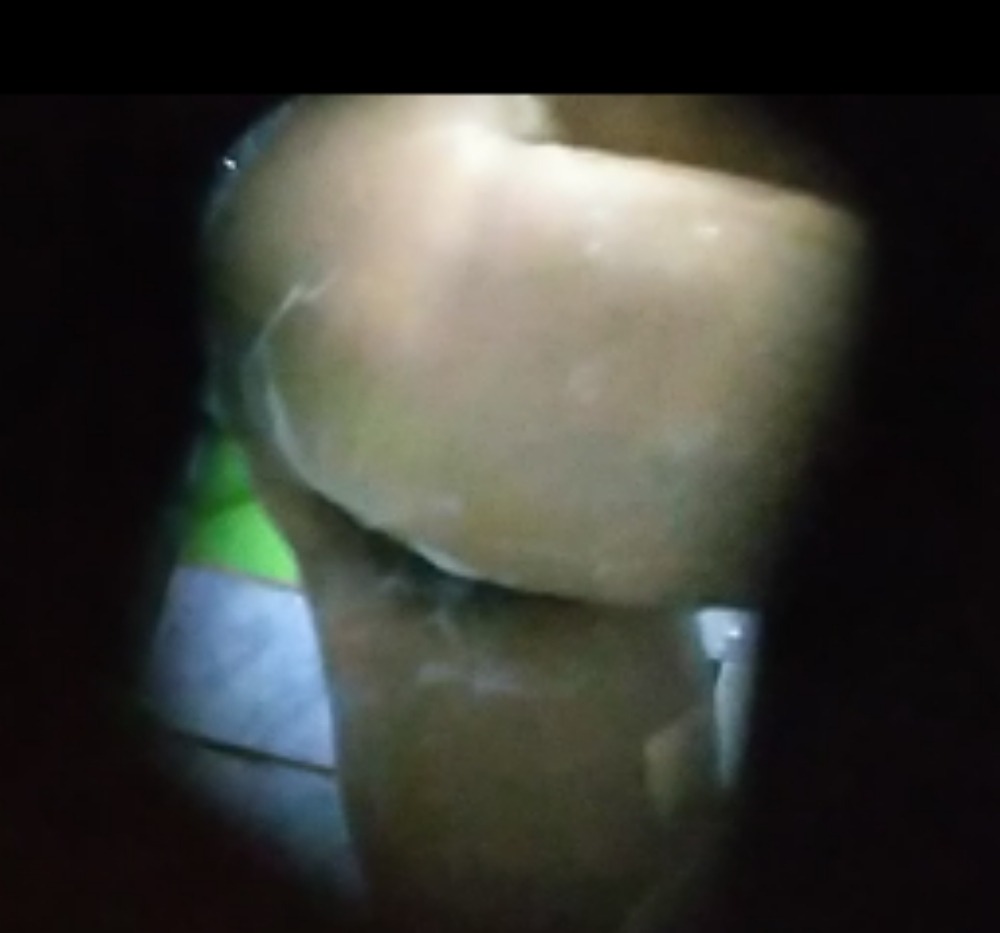 https://pub-5fcdf72a54cd4edbb03ec3edaa415a42.r2.dev/nakedleaks/intimate_pictures_of_married_sister-in-law/1.jpg