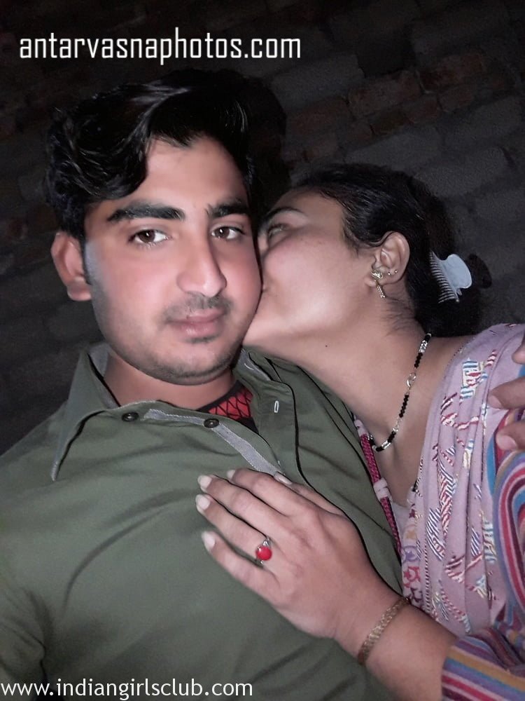 https://pub-5fcdf72a54cd4edbb03ec3edaa415a42.r2.dev/nakedleaks/intimate_pictures_of_newlywed_couple/2.jpg
