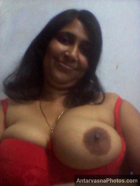 https://pub-5fcdf72a54cd4edbb03ec3edaa415a42.r2.dev/nakedleaks/intimate_pictures_of_rajasthani_aunties_revealed/5.jpg