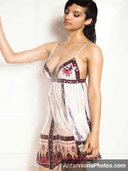 https://pub-5fcdf72a54cd4edbb03ec3edaa415a42.r2.dev/nakedleaks/intimate_shower_time_with_indian_girl/0.jpg