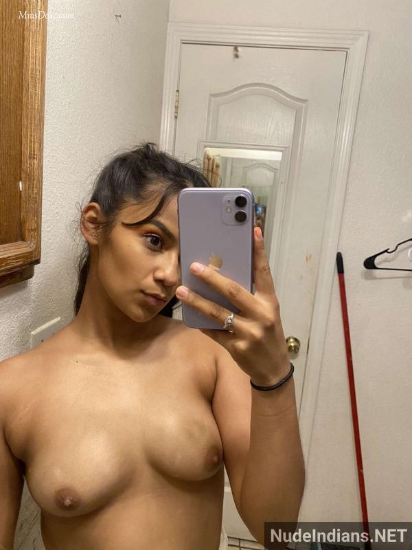 https://pub-5fcdf72a54cd4edbb03ec3edaa415a42.r2.dev/nakedleaks/intimate_snaps_of_my_overseas_partner_avantika/27.jpg