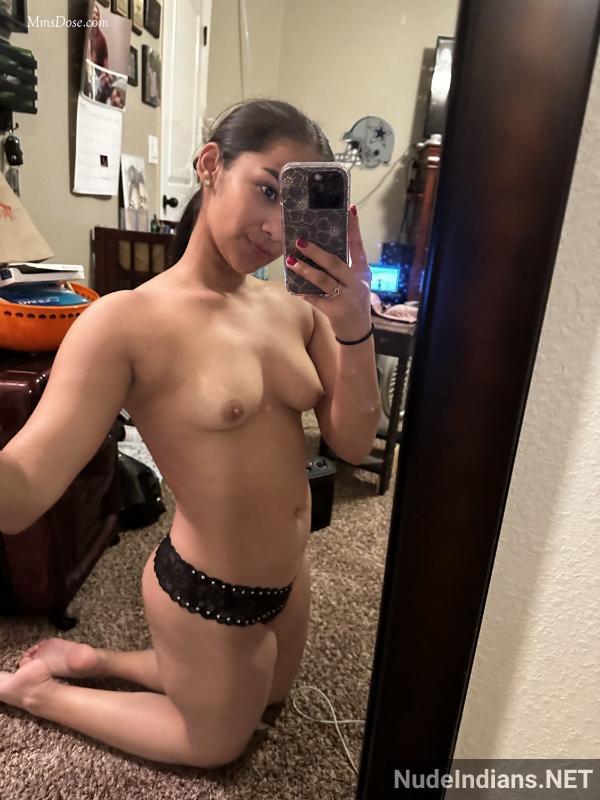 https://pub-5fcdf72a54cd4edbb03ec3edaa415a42.r2.dev/nakedleaks/intimate_snaps_of_my_overseas_partner_avantika/49.jpg