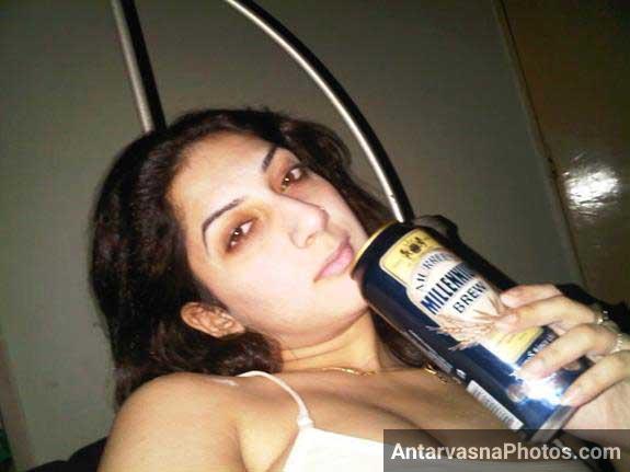 https://pub-5fcdf72a54cd4edbb03ec3edaa415a42.r2.dev/nakedleaks/intoxicated_indian_sister-in-law's_revealing_photos/1.jpg