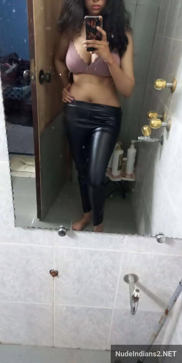 https://pub-5fcdf72a54cd4edbb03ec3edaa415a42.r2.dev/nakedleaks/islamic_girl_ayesha's_alluring_selfies_are_captivating/19.jpg