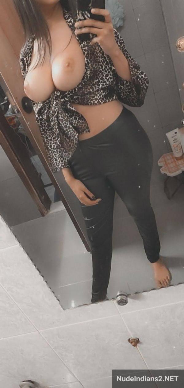 https://pub-5fcdf72a54cd4edbb03ec3edaa415a42.r2.dev/nakedleaks/islamic_girl_ayesha's_alluring_selfies_are_captivating/31.jpg
