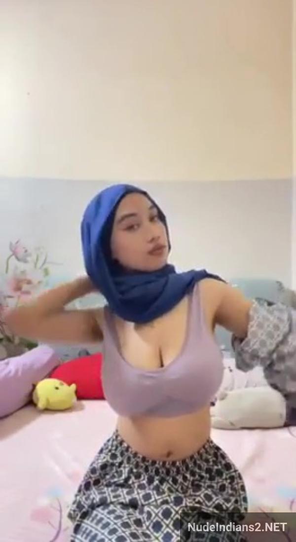 https://pub-5fcdf72a54cd4edbb03ec3edaa415a42.r2.dev/nakedleaks/islamic_nri_sensation_nazia_mahmud_flaunts_impressive_bosom_in_hijab/3.jpg