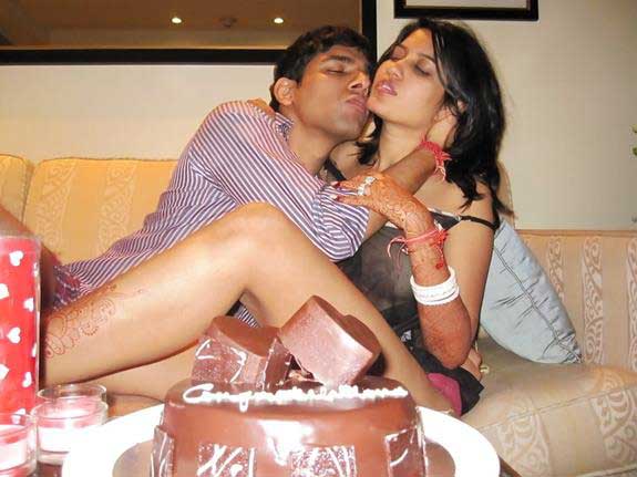 https://pub-5fcdf72a54cd4edbb03ec3edaa415a42.r2.dev/nakedleaks/jija_sali_scandal_with_provocative_pictures/2.jpg