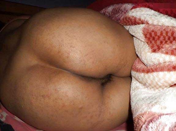 https://pub-5fcdf72a54cd4edbb03ec3edaa415a42.r2.dev/nakedleaks/kamini_bhabhi's_encounter_with_a_large_member/0.jpg