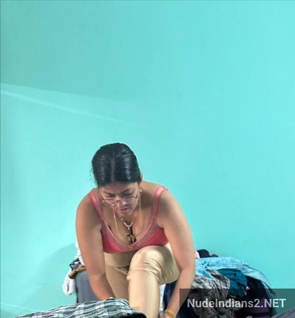 https://pub-5fcdf72a54cd4edbb03ec3edaa415a42.r2.dev/nakedleaks/kannada_aunty_vasundhara's_private_photoshoot_with_boyfriend/4.jpg