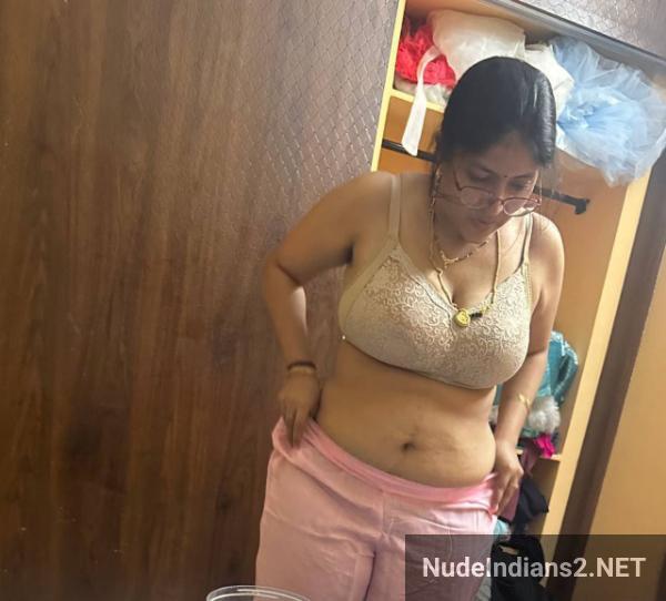 https://pub-5fcdf72a54cd4edbb03ec3edaa415a42.r2.dev/nakedleaks/kannada_aunty_vasundhara's_private_photoshoot_with_boyfriend/8.jpg
