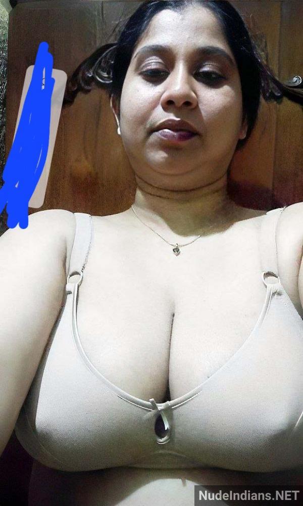 https://pub-5fcdf72a54cd4edbb03ec3edaa415a42.r2.dev/nakedleaks/kannada_housewife's_bold_move_to_seduce_lover/19.jpg