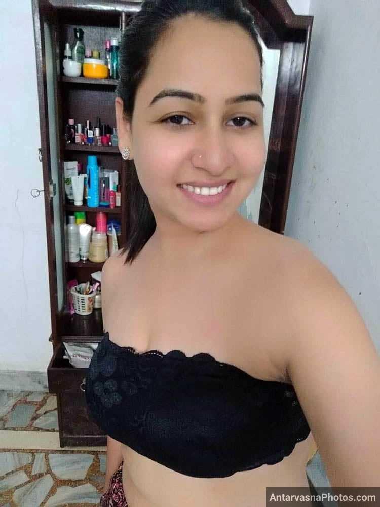 https://pub-5fcdf72a54cd4edbb03ec3edaa415a42.r2.dev/nakedleaks/kanpur_bhabhi_exposing_sensual_nude_photos/6.jpg